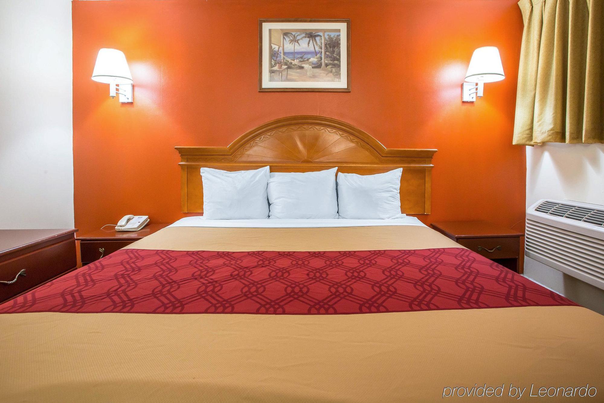 Econo Lodge Fort Lee Exterior photo