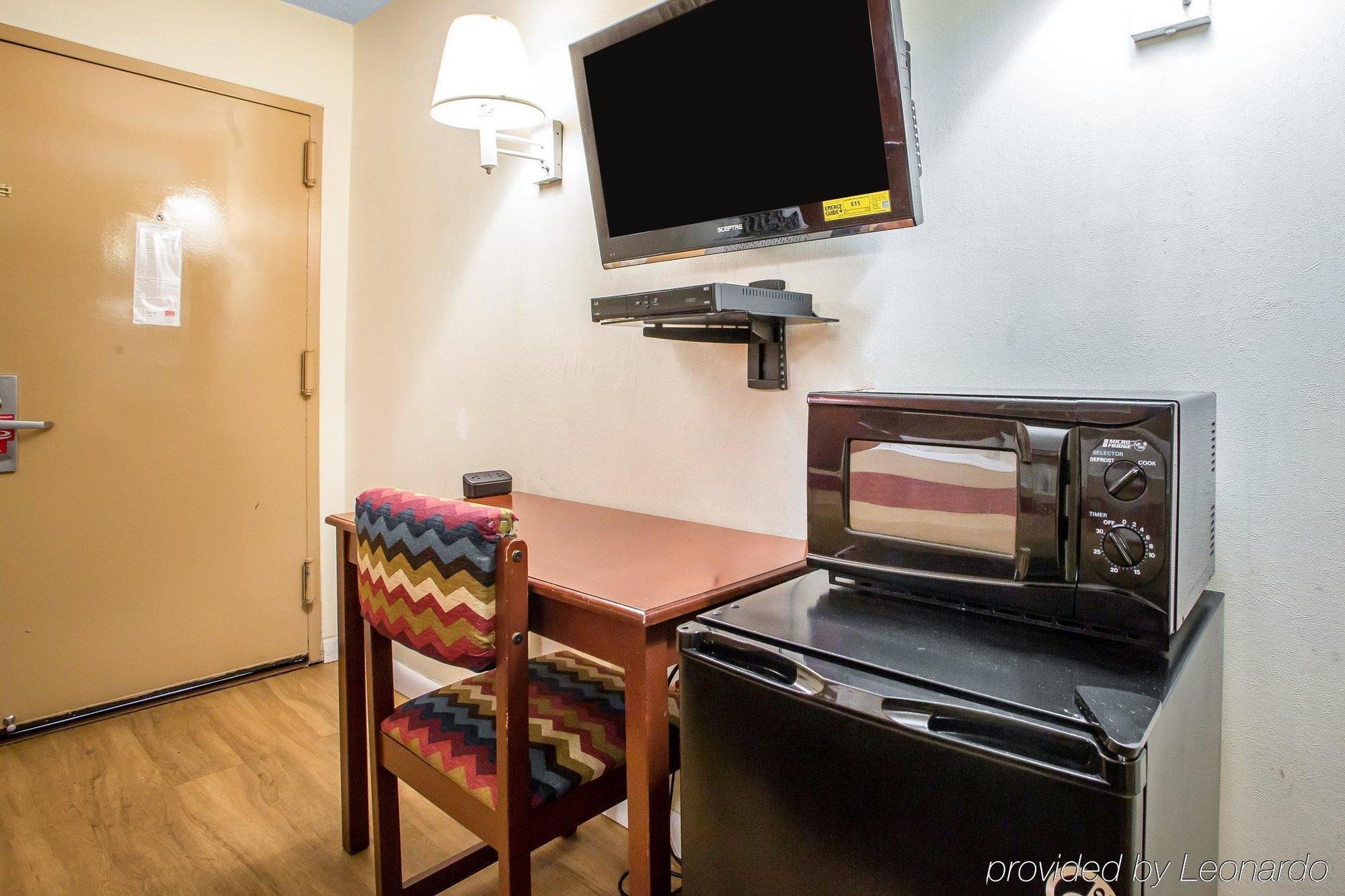 Econo Lodge Fort Lee Exterior photo