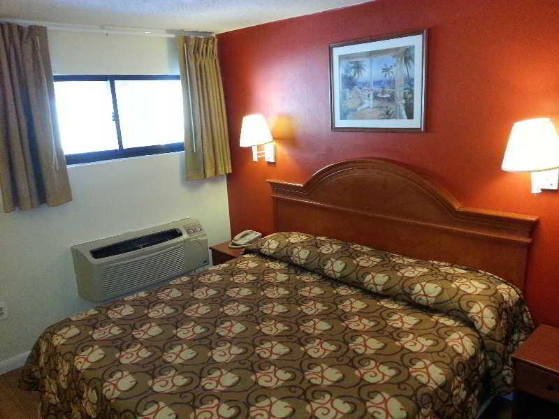 Econo Lodge Fort Lee Exterior photo
