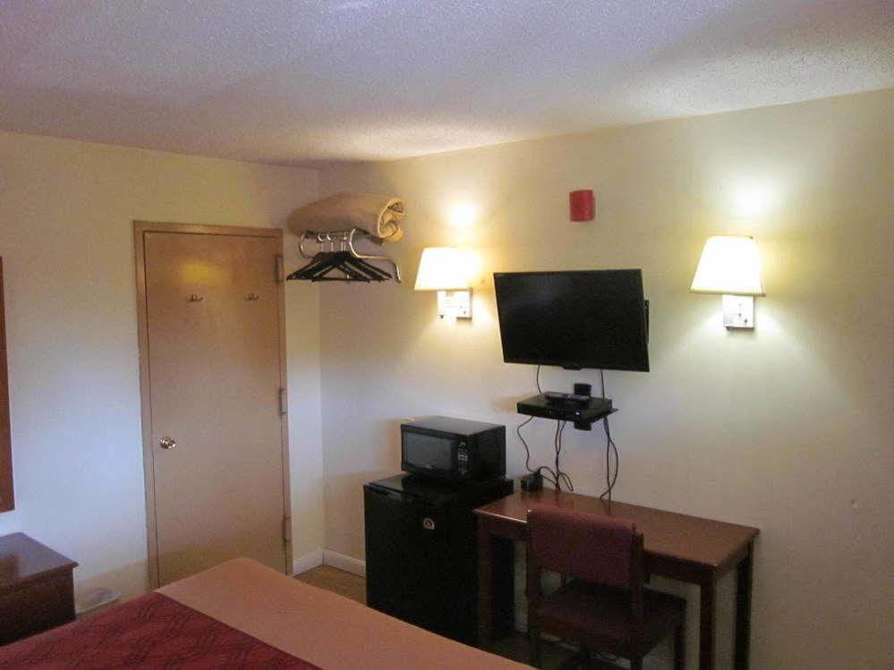 Econo Lodge Fort Lee Exterior photo